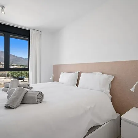 Apartment With Sea View And Gym Estepona