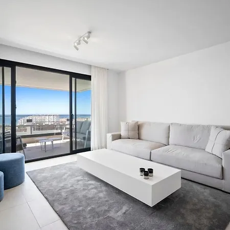 With Sea View And Gym Apartment