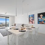 With Sea View And Gym Daire Estepona