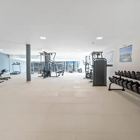 With Sea View And Gym Daire Estepona