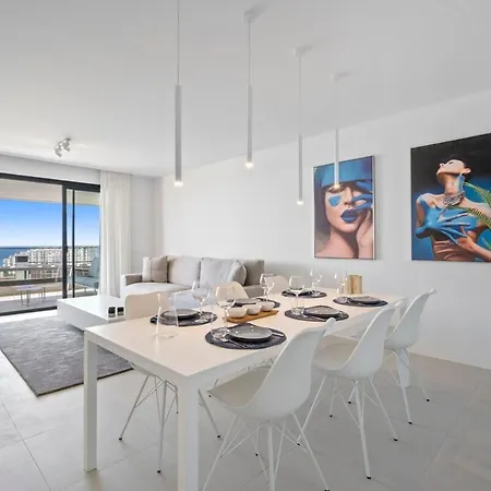 With Sea View And Gym Lejlighed Estepona